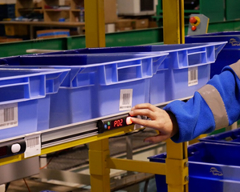 Boosting Warehouse Efficiency: A Guide to Pick-to-Light Systems